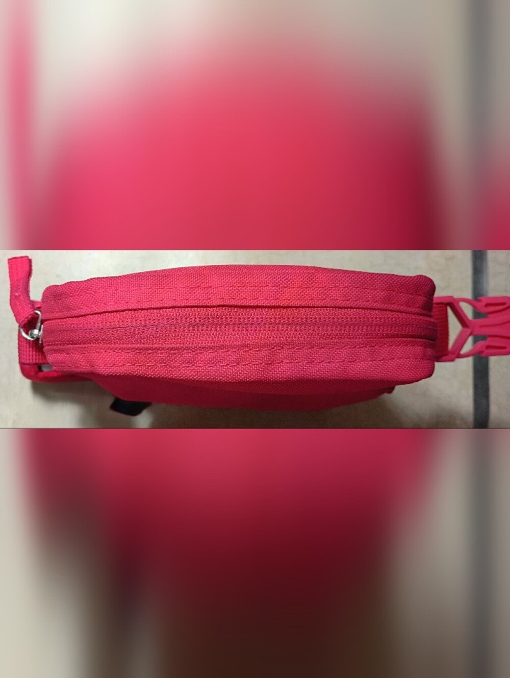 Nike Small Crossbody Bag in Hot Pink - Picture 11 of 15